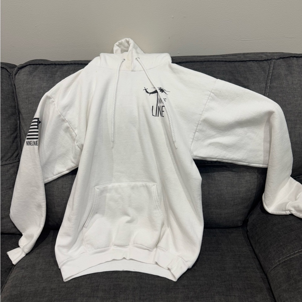 Nine line sweatshirt adult medium EUC